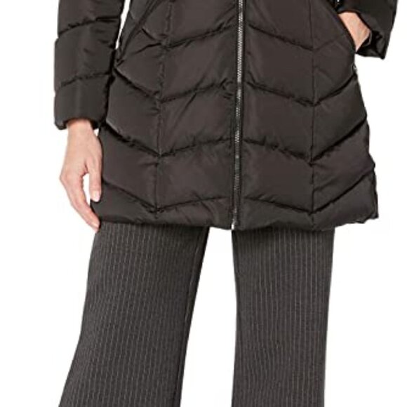 Gorgeous Tahari Mid Length Puffer Coat w/faux fur hood trim In Blk Plus Size XXL - Picture 7 of 15